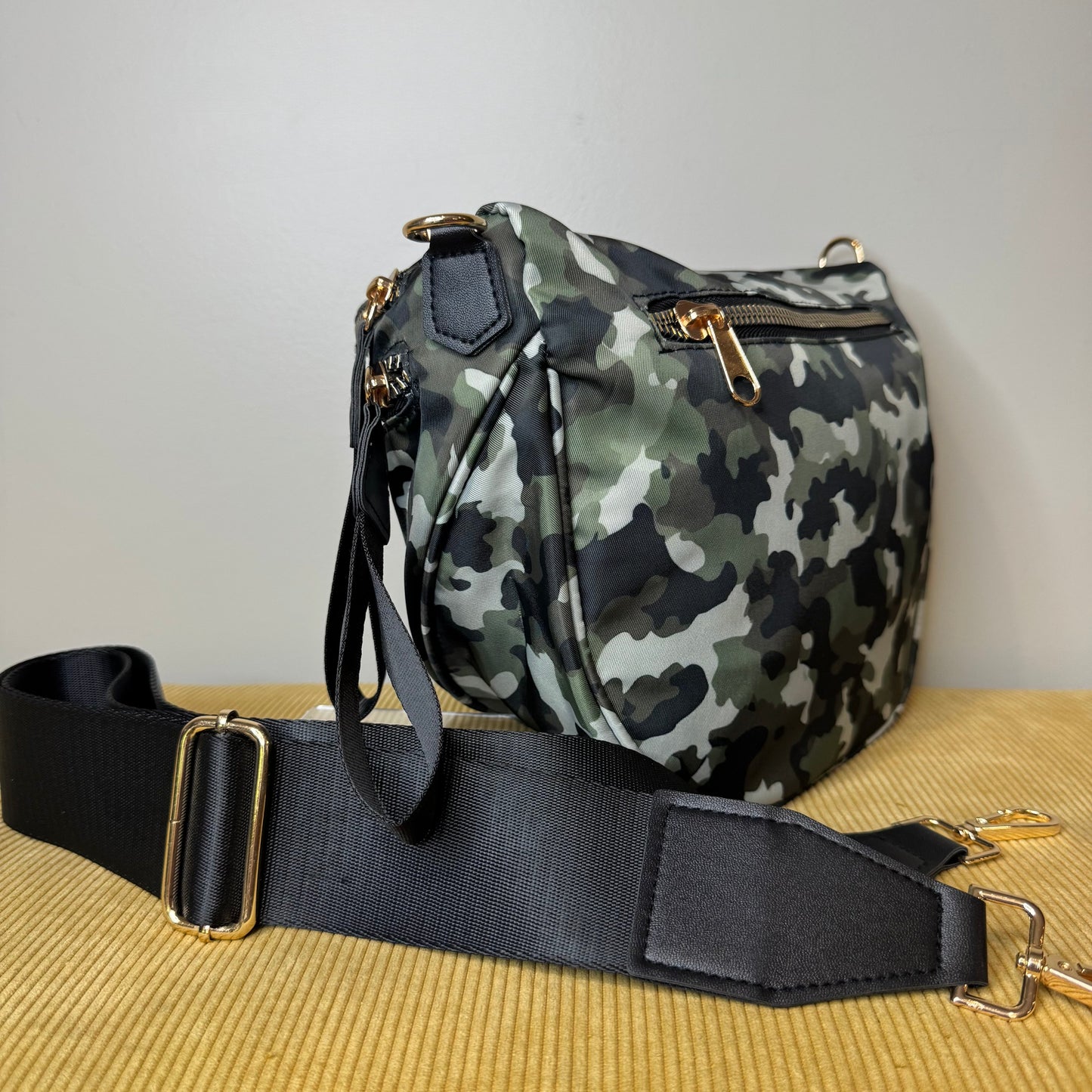Roni - Nylon Crossbody - Green Camo