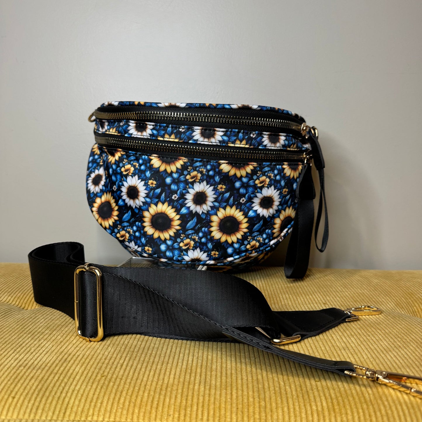 Roni - Nylon Crossbody - Blue Sunflower