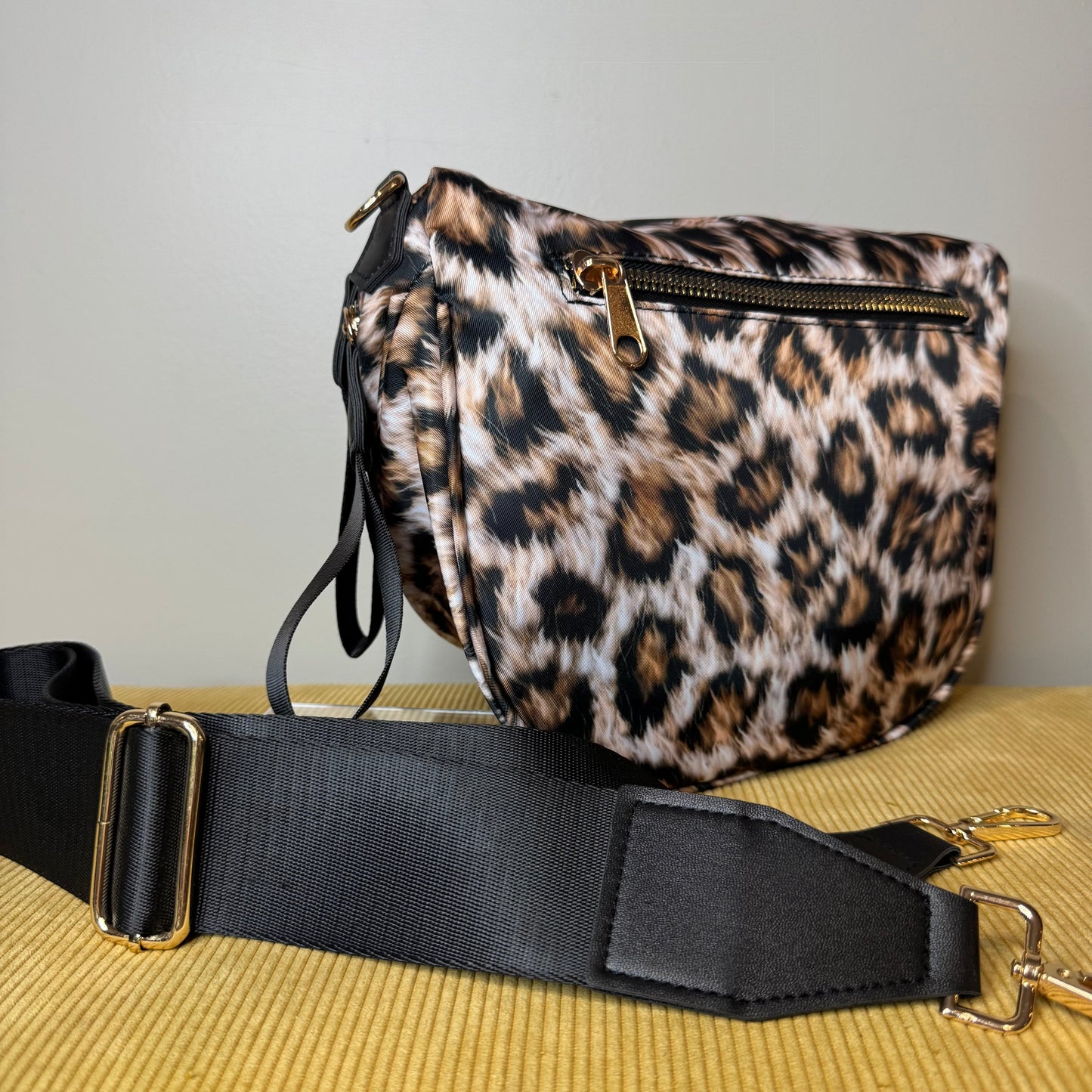 Roni - Nylon Crossbody - Realistic Animal Print