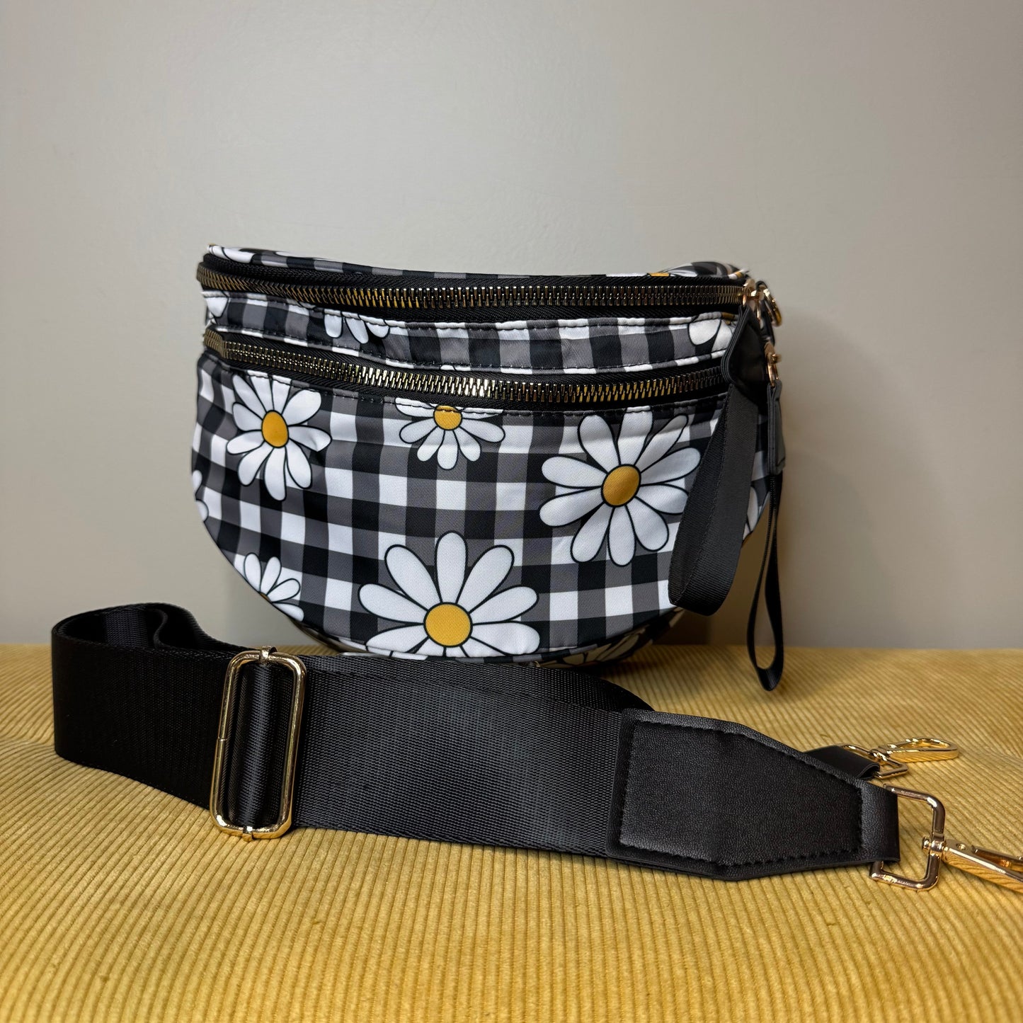 Roni - Nylon Crossbody - Daisy Gingham