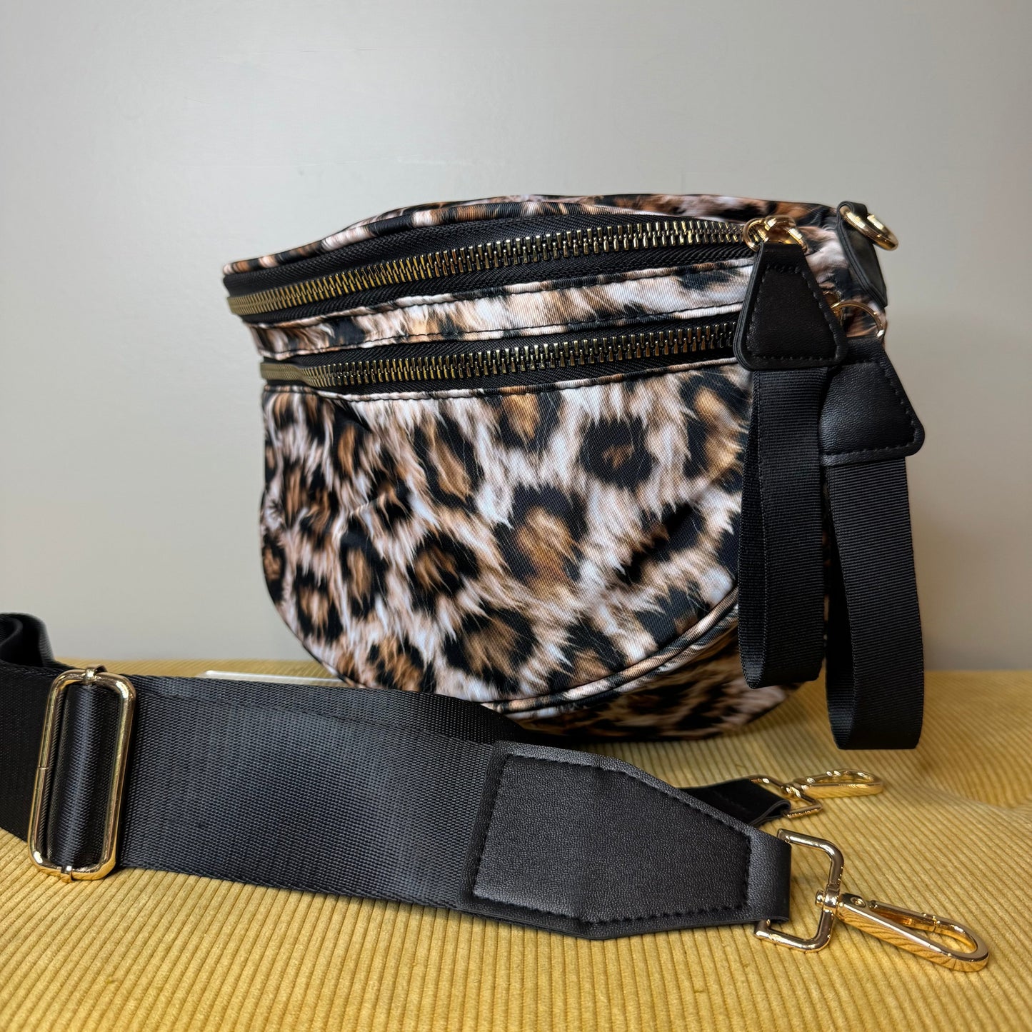 Roni - Nylon Crossbody - Realistic Animal Print