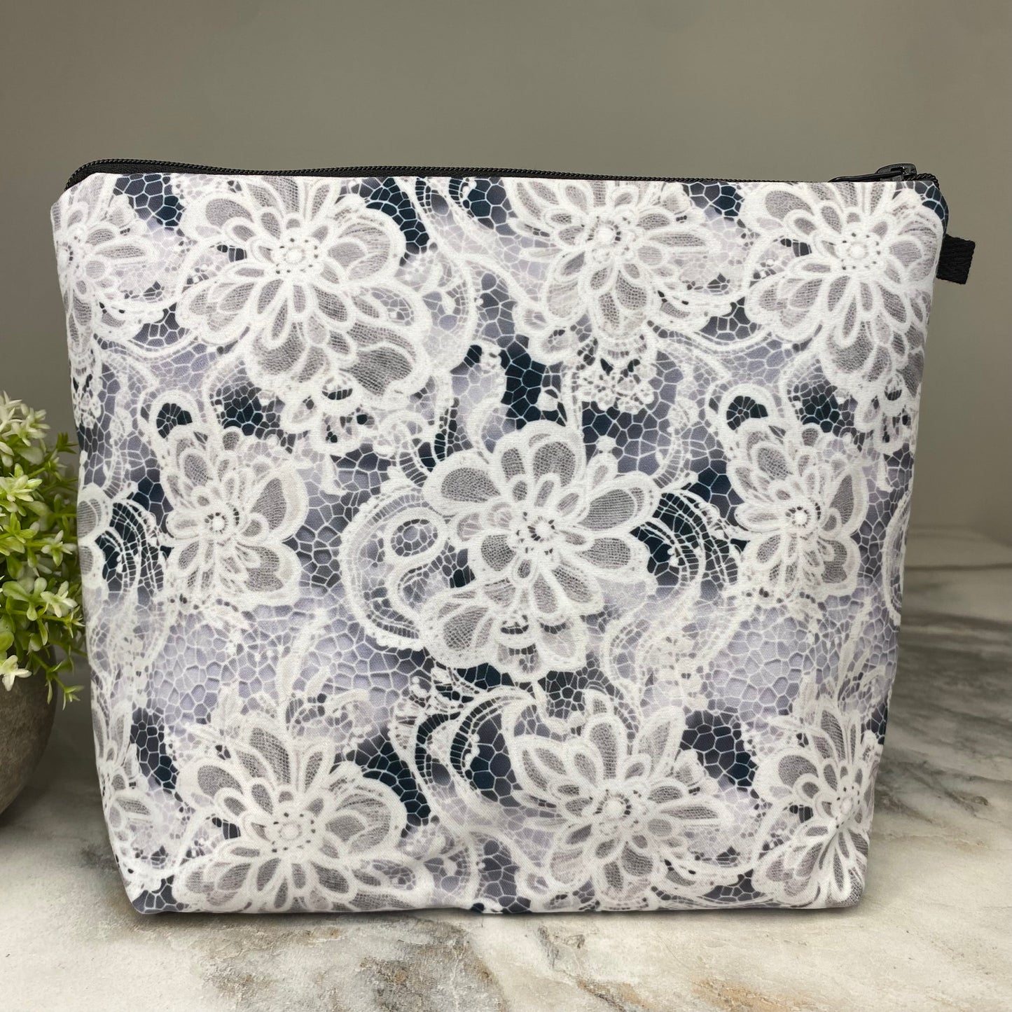 Pouch XL - Lace Black Grey