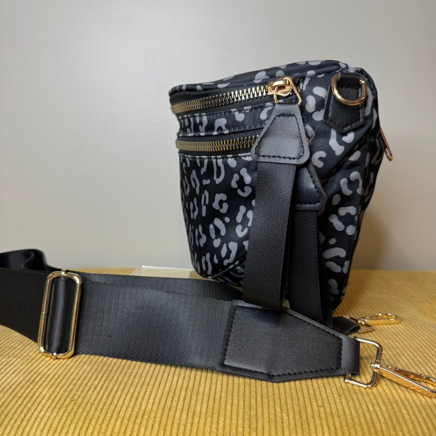 Roni - Nylon Crossbody - Black & Grey Animal