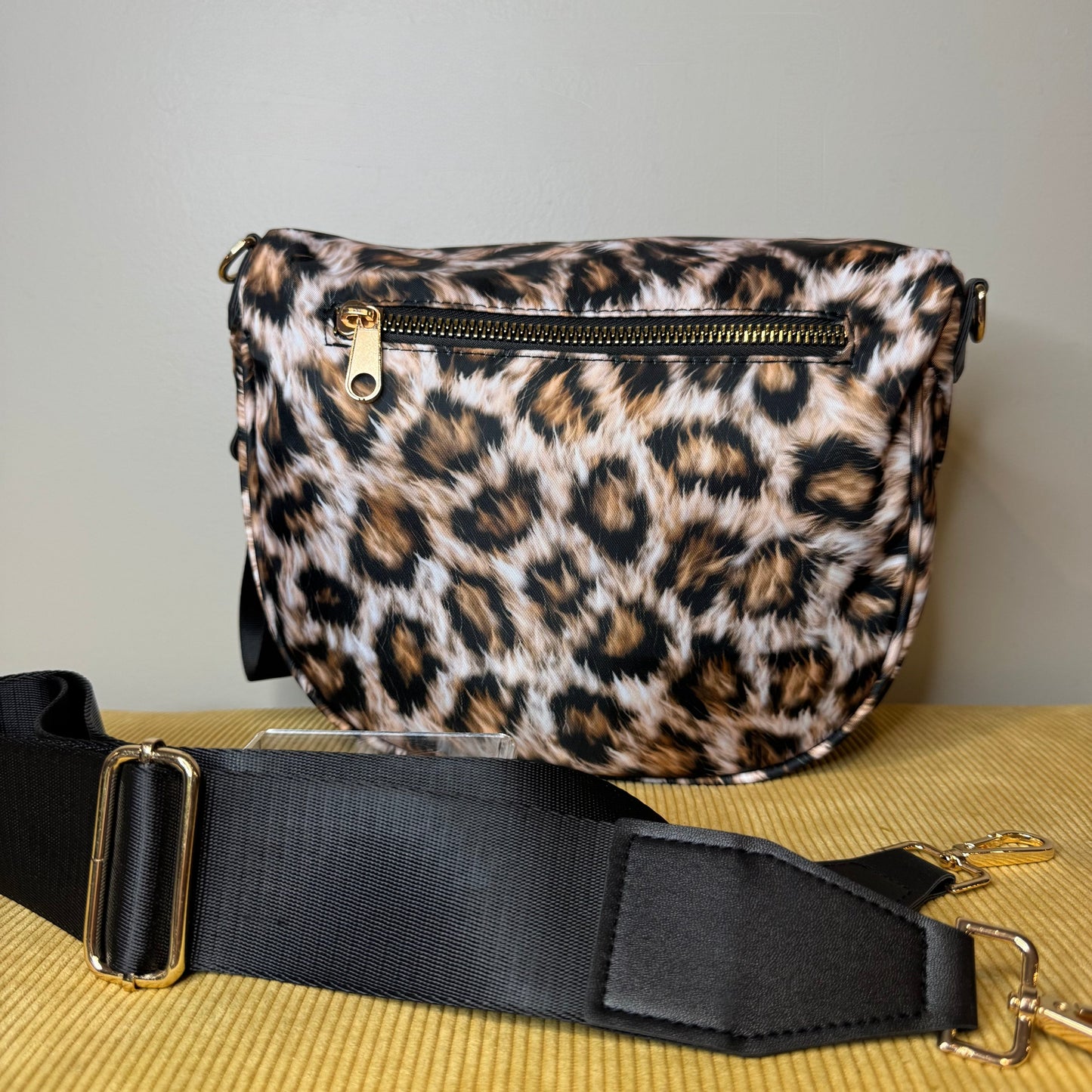 Roni - Nylon Crossbody - Realistic Animal Print