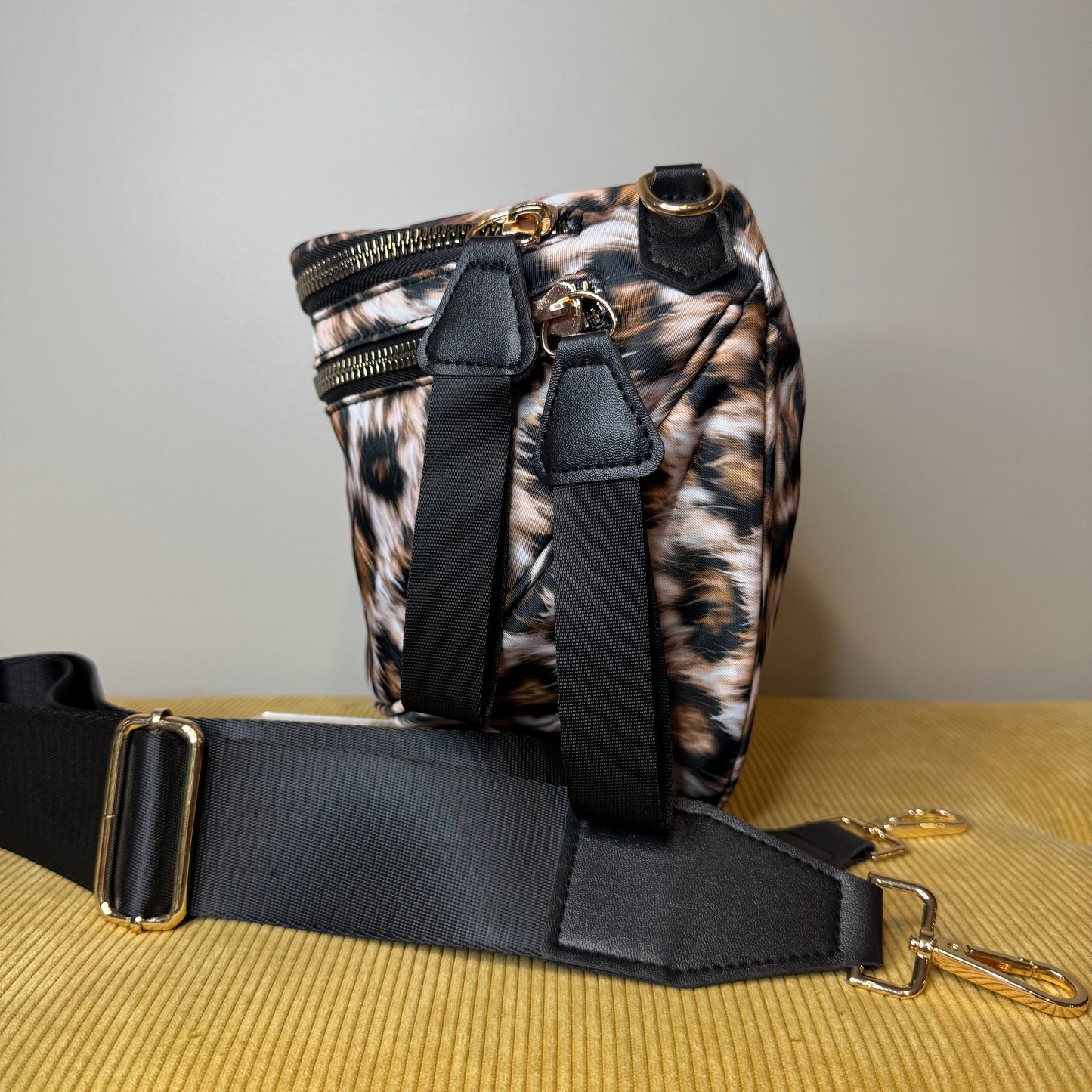 Roni - Nylon Crossbody - Realistic Animal Print