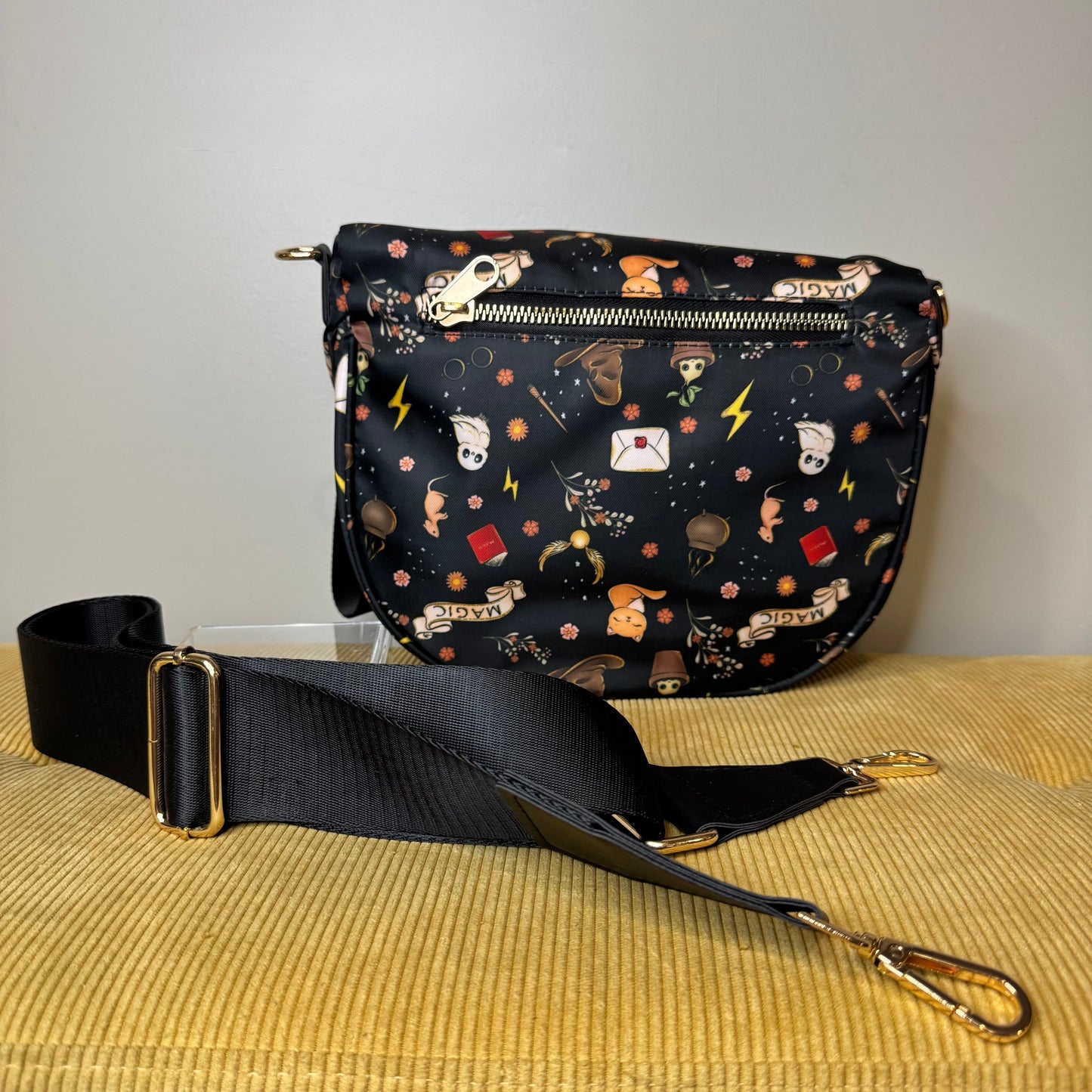 Roni - Nylon Crossbody - Magic